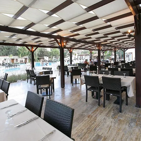 מלון Camelot Boutique 4*