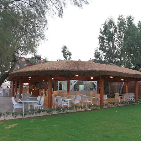 Camelot Boutique Hotel 4*