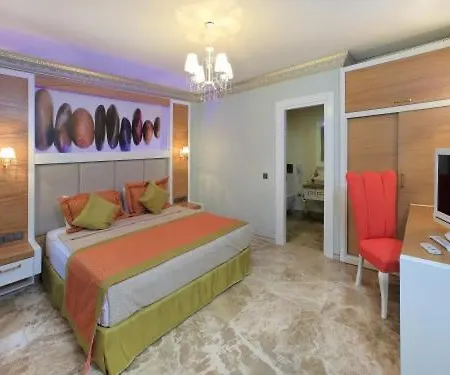 Camelot Boutique 4* אקיארלר