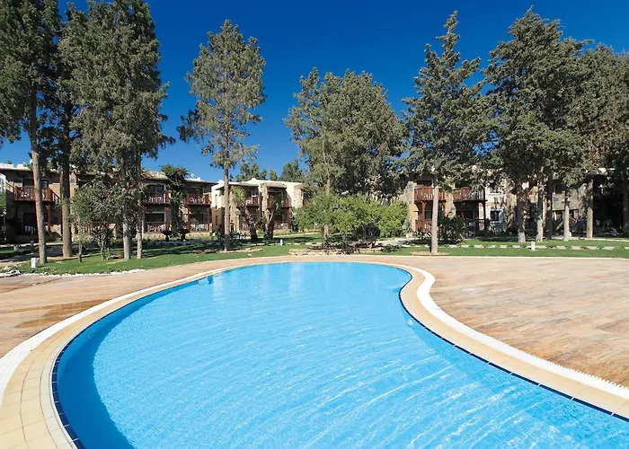 Camelot Boutique Hotel 4*