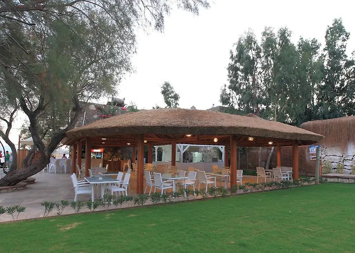 Camelot Boutique Hotel 4*